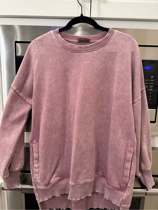 Zenana Outfitters Tops - Zenana Outfitters Washed Rose Crewneck Sweatshirt